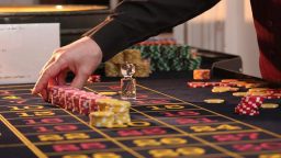 Jak online prodejci spolupracují s podniky provozujícími hazardní hry?